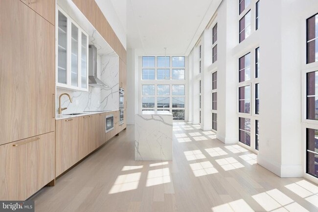 Building Photo - 1099 Germantown Ave Unit PENTHOUSE C