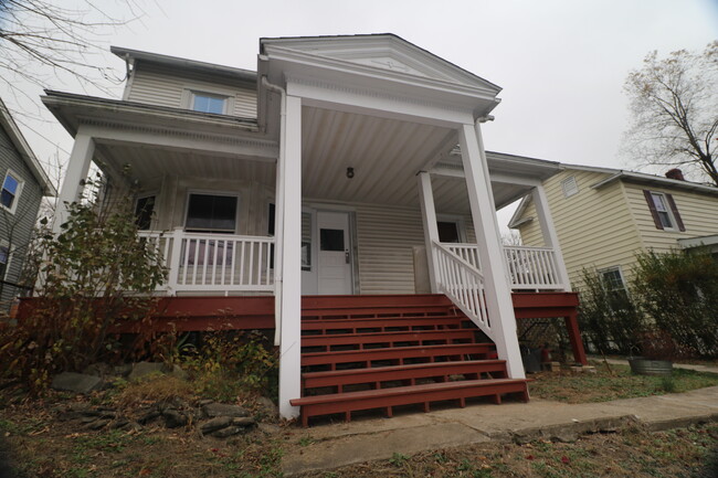 Private porch - 43 W Main St Apartment Unit 2nd Floor