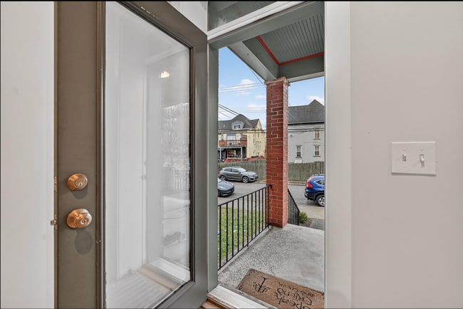 Photo - 5549 Columbo St