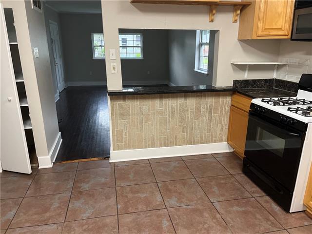 Photo - 3803 Derbigny St