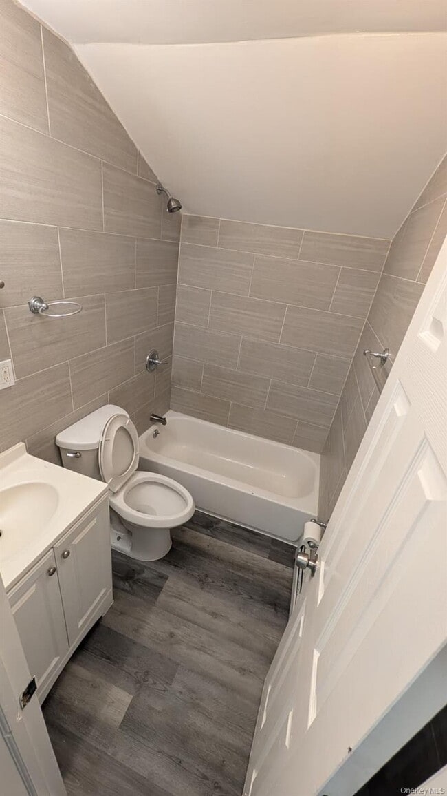 Photo - 134-15 228th St Unidad 2