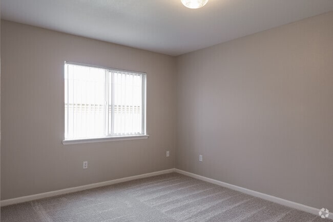 2BR, 1BA - 777SF