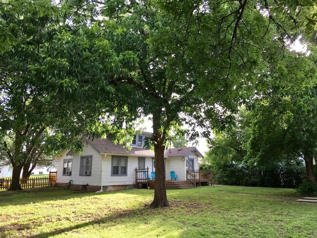 Photo - 201 W Franklin St