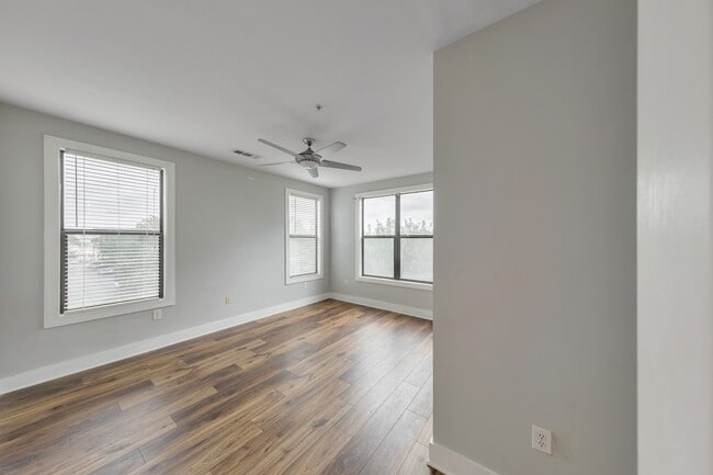 Photo - 799 Hammond Dr