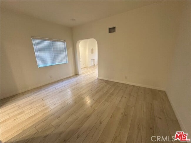 Photo - 221 S Tower Dr