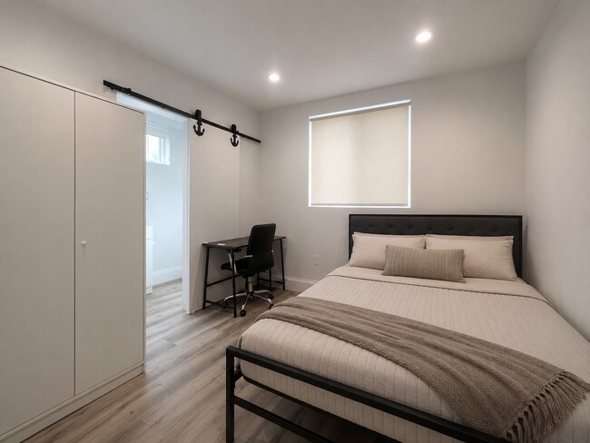 Photo - 1530 W 37th St -- Housing near USC/Ktown