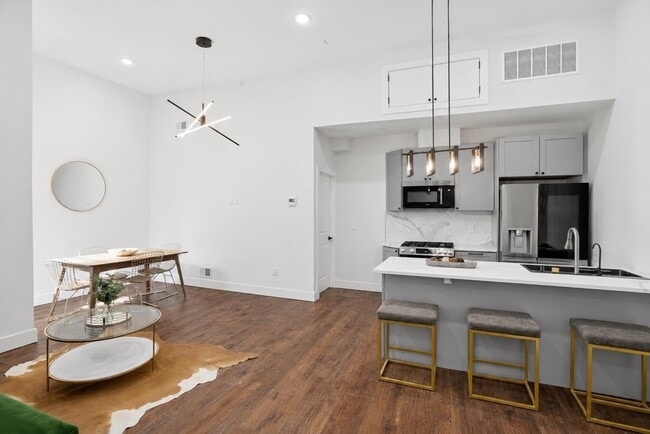 104 Glenwood Ave Unit 204