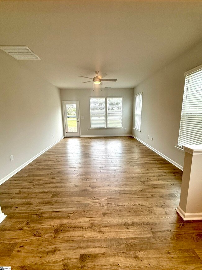 Photo - 141 Gervais Cir