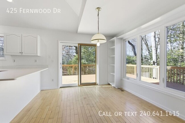 Photo - 425 Fernwood Dr