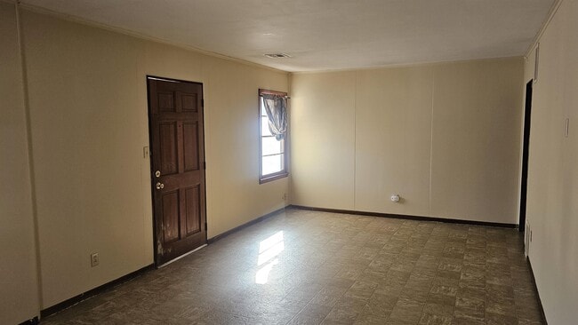 Photo - 1041 S Yale St