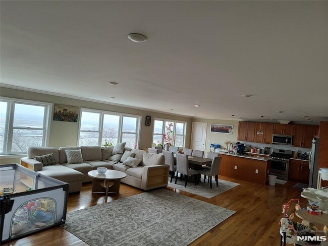 Photo - 6805 Meadowview Ave