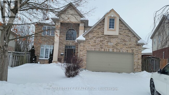 Photo - 465 Whisker St