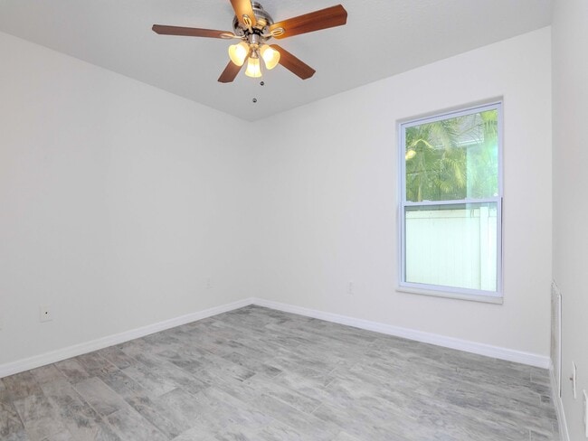 Charming 3-Bedroom, 2-Bathroom Home in South Tampa – Perfect Location!