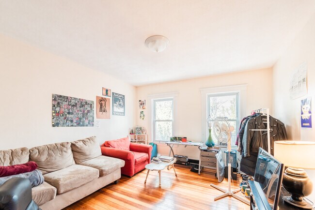 Photo - 23 Wisconsin Ave Unit 2B