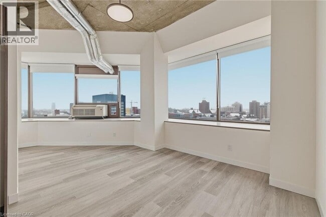 Photo - 30 Duke St W Unité 315