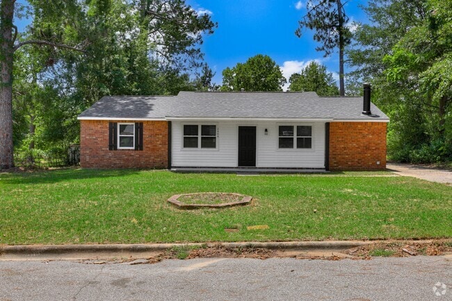 Building Photo - 2404 Southdale Dr Rental