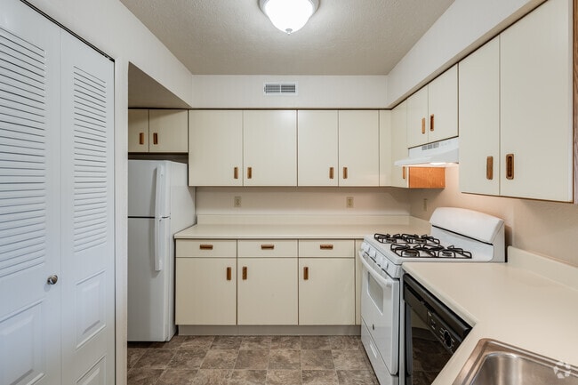Arbor Lakes Apartments