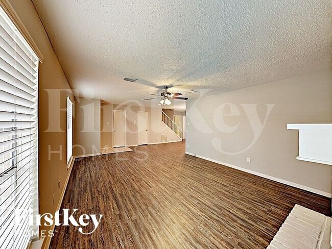 Photo - 16614 Stonerun House