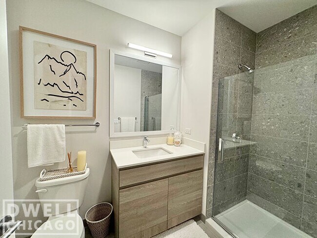 Photo - 800 N Wells St