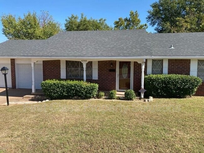 Photo - 6300 N Wildewood Dr House