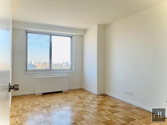 Photo - HENRY HUDSON PKWY W Unit 16V