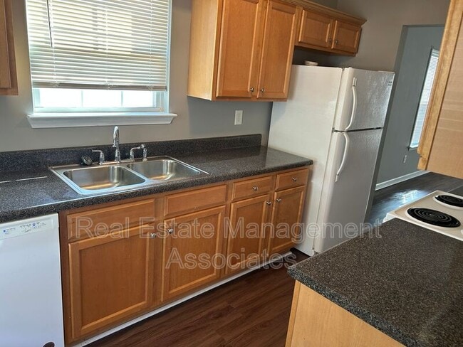 Photo - 1710 Summerwoods Ln