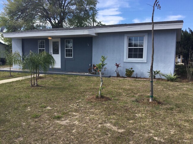 Photo - 654 Merrimac St