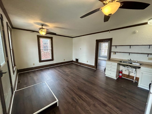 Photo - 102 S Main St Unidad 2E