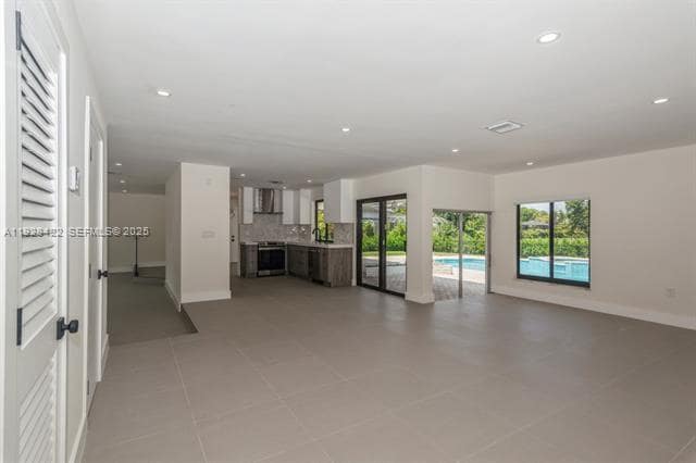 Photo - 801 SMA Residences Condo Unit 4205