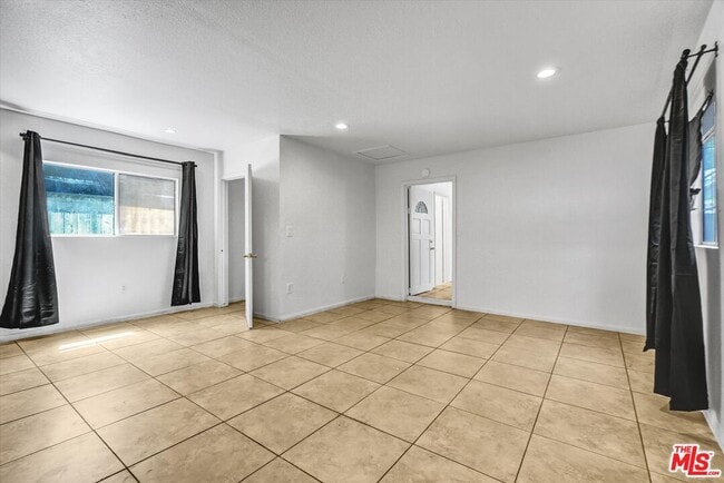Photo - 13110 Pinney St