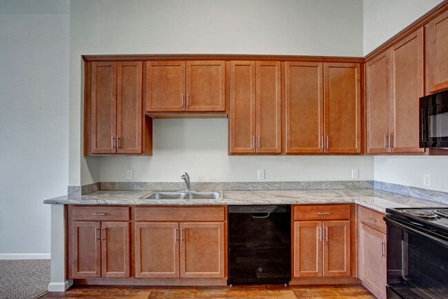 Photo - 600 Riverside