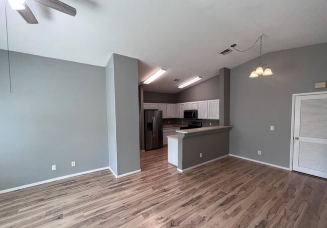 Photo - 1606 Lefty Garcia Way