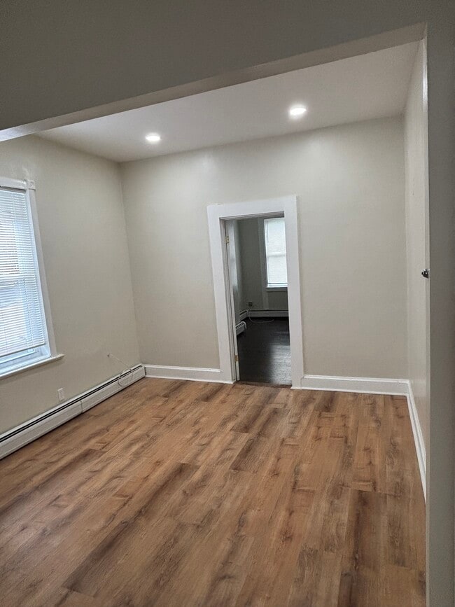 Photo - 708 6th St Unit 2