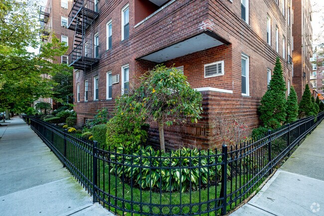 Photo - 65-36 Wetherole St