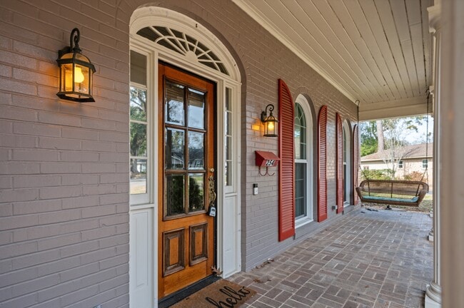 Photo - 254 Berkley Ct