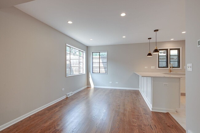 Photo - 42 S Maywood Rd