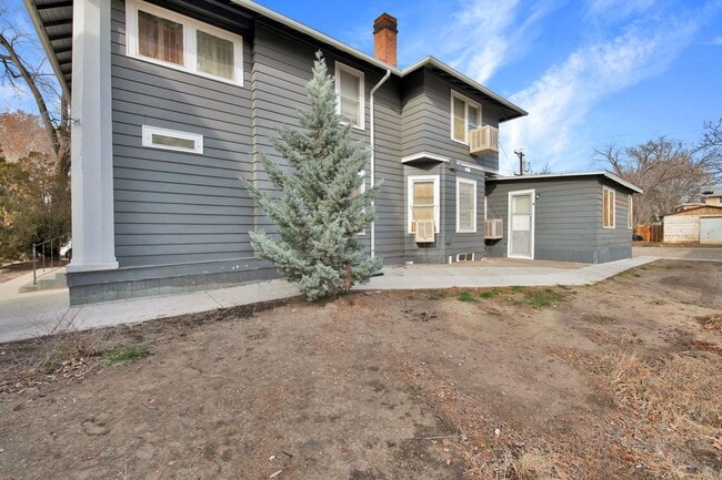 Photo - 540 Hill Ave Unit B