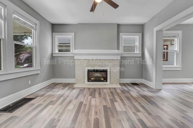 Photo - 4511 Newport Ave