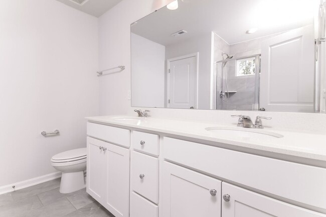 Photo - $300 Off First Month Rent!!! Charming 5 Bedroom Home Located In Raleigh NC!!!