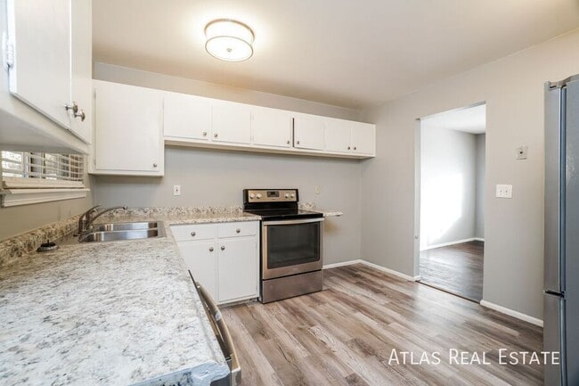 Photo - 828 Querida Dr