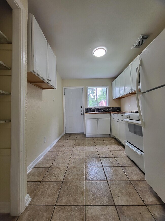 Photo - 1112 Williamson Dr