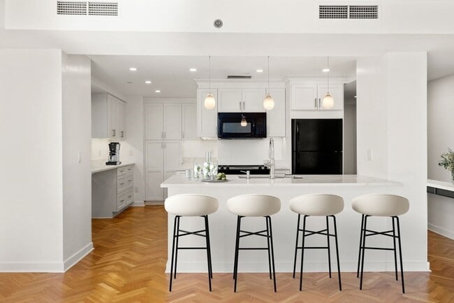 Photo - 975 Memorial Dr Unit 412