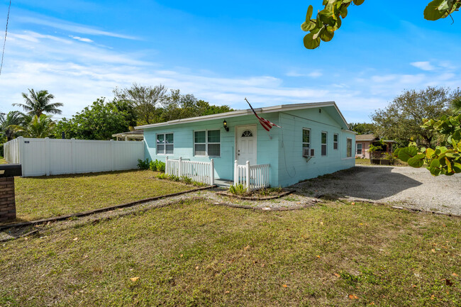 Photo - 200 S Hepburn Ave Casa