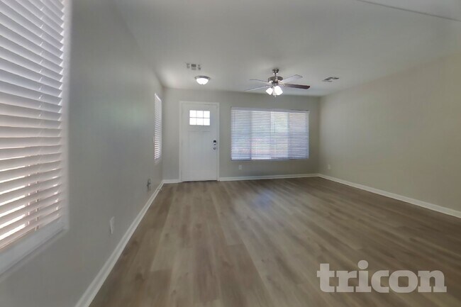 Photo - 13409 N 127th Dr