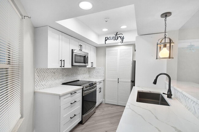 Photo - 3266 SE Aster Ln Unidad H 246