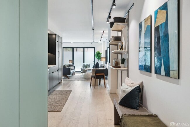 Photo - 1875 Mission St