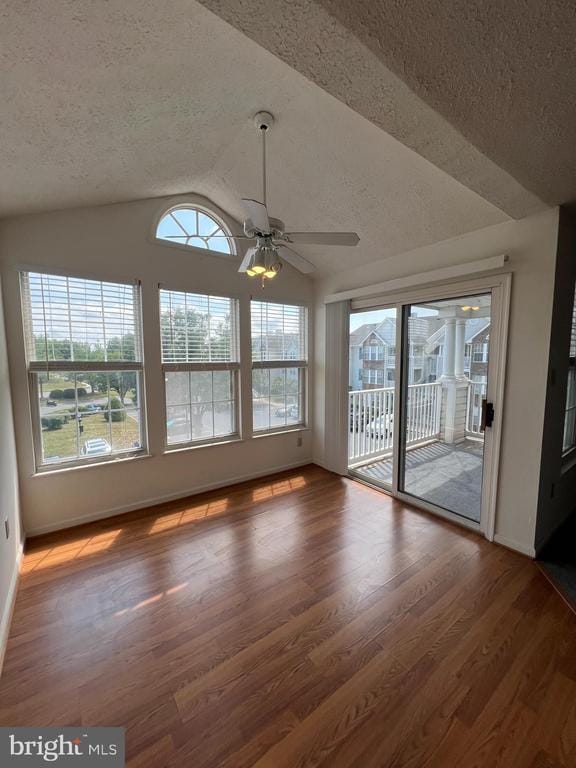 Photo - 5660 Wade Ct Unit M