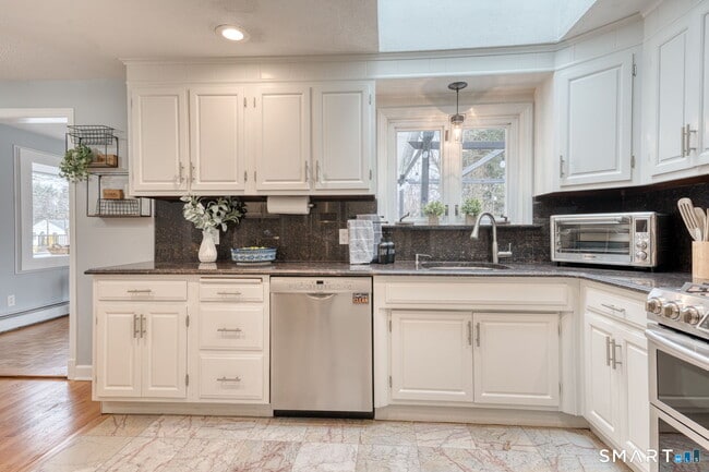 Photo - 155 Spring St