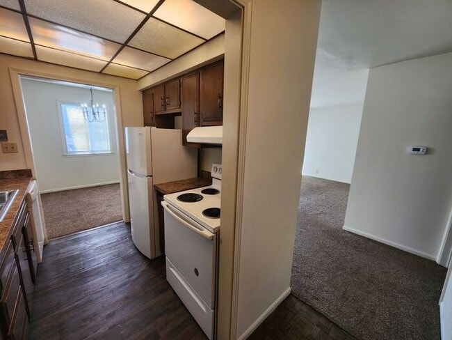 Photo - 2 Bedroom Across from Baesler's and Meadow's Shopping Center