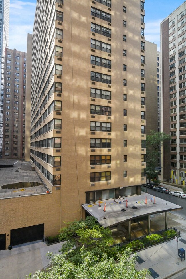 Photo - 247 E Chestnut St Condominio Unidad 504